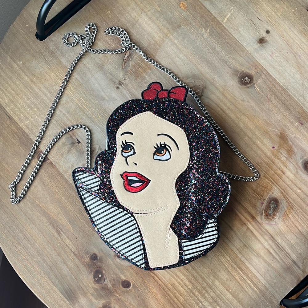Danielle Nicole Snow White crossbody
